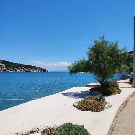 Rudic شقة Vinišće
